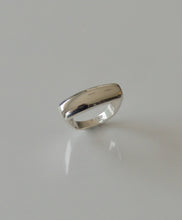 Load image into Gallery viewer, Sterling Silver Curve Ring