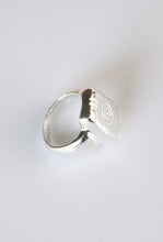 Load image into Gallery viewer, Happiness Ring