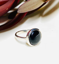 Load image into Gallery viewer, Onyx and Sterling Silver Ring