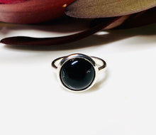 Load image into Gallery viewer, Onyx and Sterling Silver Ring
